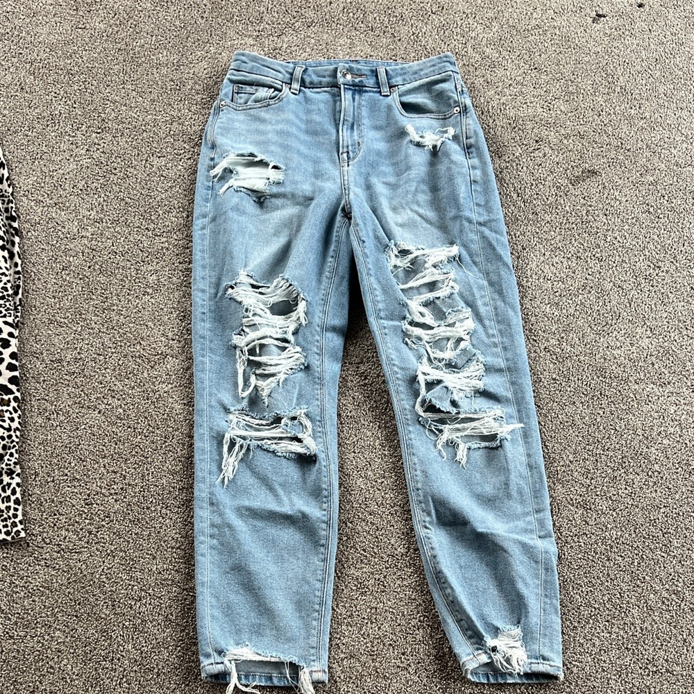 American Eagle Outfitters Light Wash Distressed Boyfriend Jeans